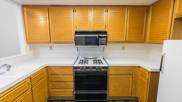 Revitalize Your Kitchen: Clever Ways to Update Oak Cabinets Without Paint