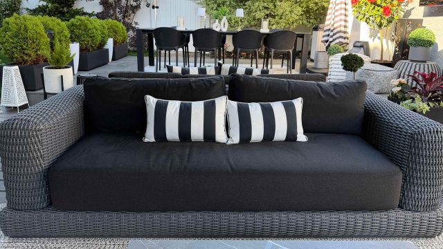 Transform Your Outdoor Space with This Versatile Sofa
